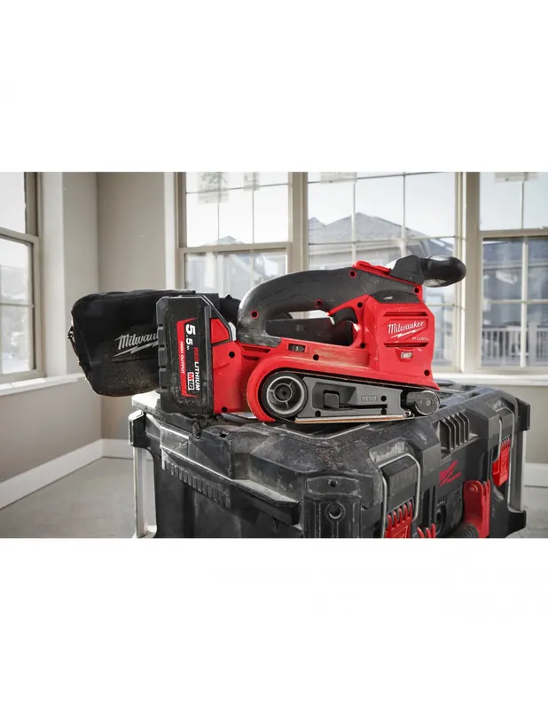 Ponceuse à bande 75 mm FUEL 18V 5,5Ah M18 FBTS75-552X 4933479615 - Milwaukee